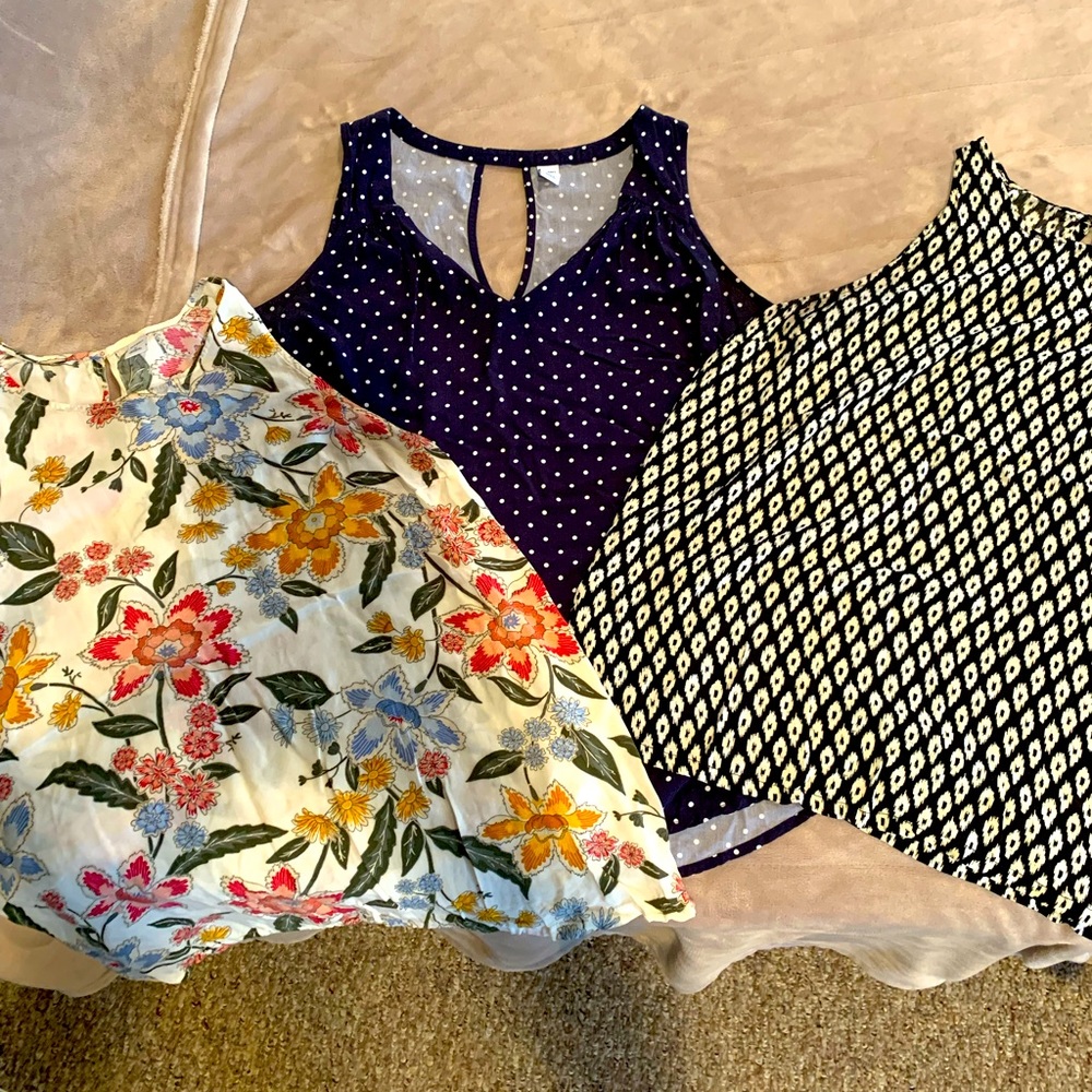 Bundle of 3 Old Navy Women’s Size. XL tank tops!